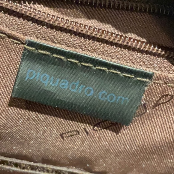 DZ PIQUADRO leather Shoulder Bag W/ inner and outer Pockets - Picture 10 of 11